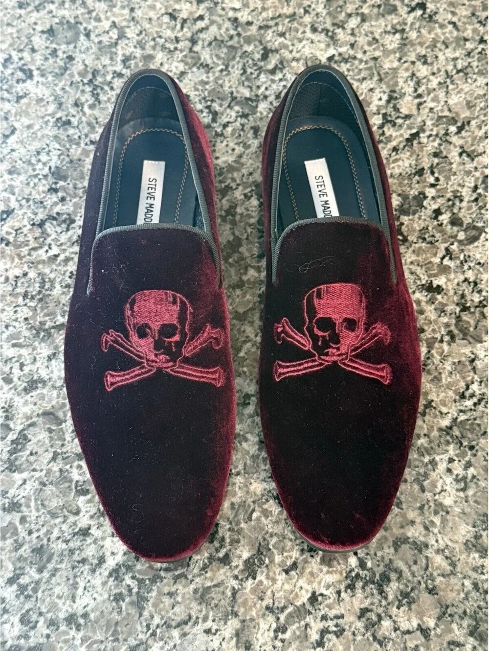 Steve Madden Mens 10.5 Burgundy Velvet Skull Crossbones Smoking Loafer Slippers